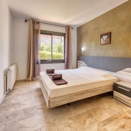 Villa Sleeps 22 Pool Wifi *